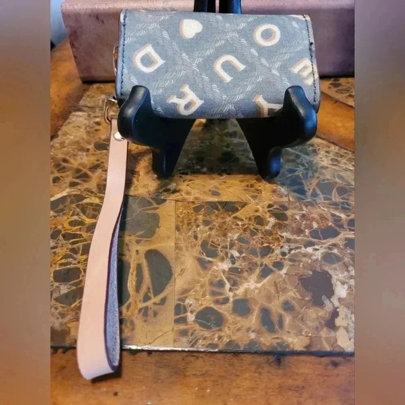 DOONEY & BOURKE Wristlet with Heart Pattern - Picture 2 of 4